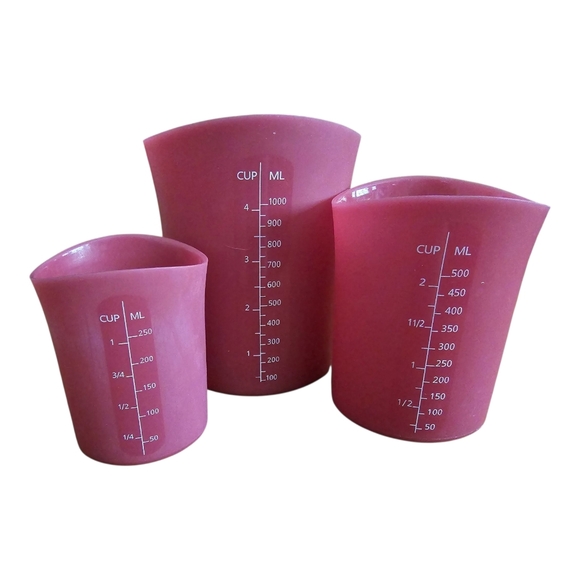 Set Of 3 Red Silicone Flexible StackableMeasuring Cups Curtis Stone Pre-Owned - Picture 1 of 5